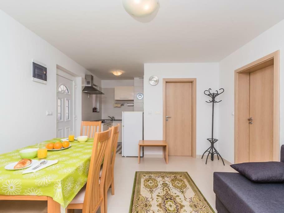Apartment F-3 Klimno Exterior photo